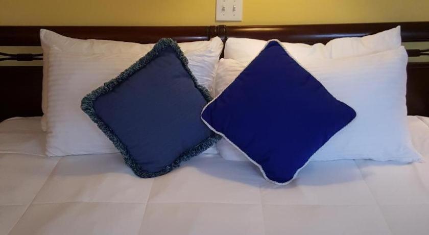 The Caribbean Court Boutique Hotel Vero Beach Bagian luar foto