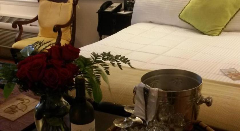 The Caribbean Court Boutique Hotel Vero Beach Bagian luar foto