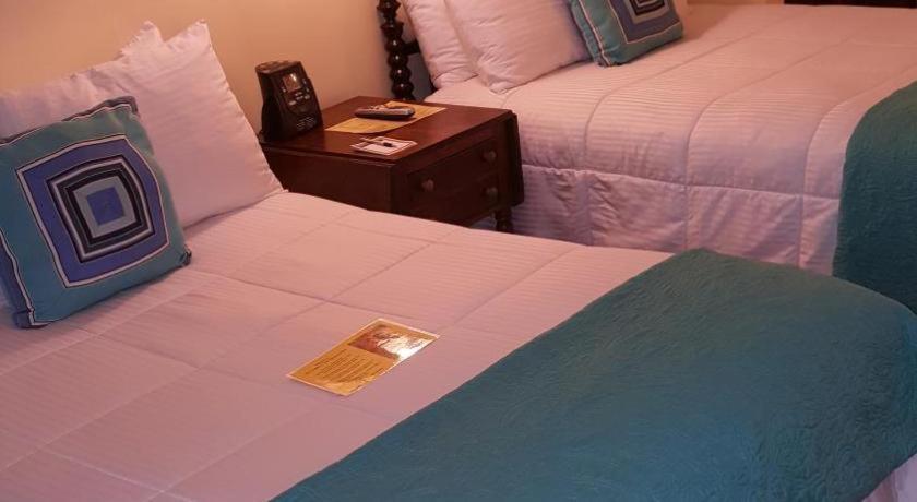 The Caribbean Court Boutique Hotel Vero Beach Bagian luar foto