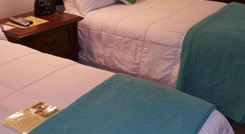 The Caribbean Court Boutique Hotel Vero Beach Bagian luar foto