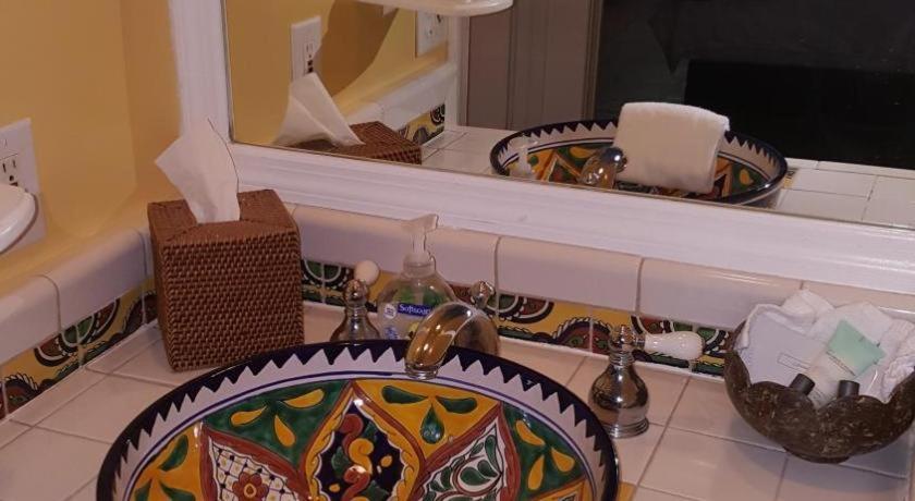 The Caribbean Court Boutique Hotel Vero Beach Bagian luar foto
