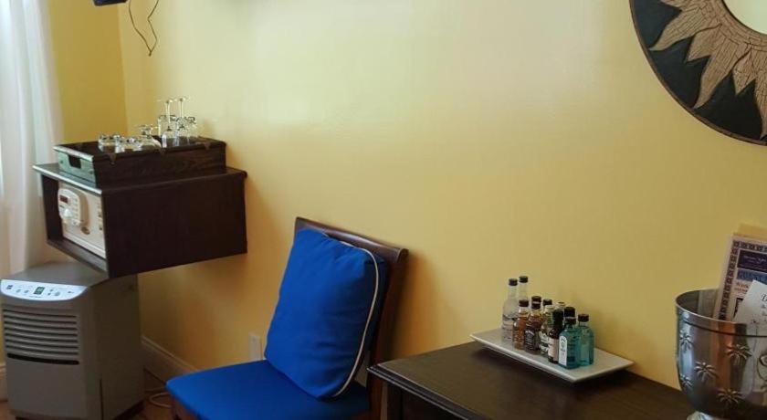 The Caribbean Court Boutique Hotel Vero Beach Bagian luar foto