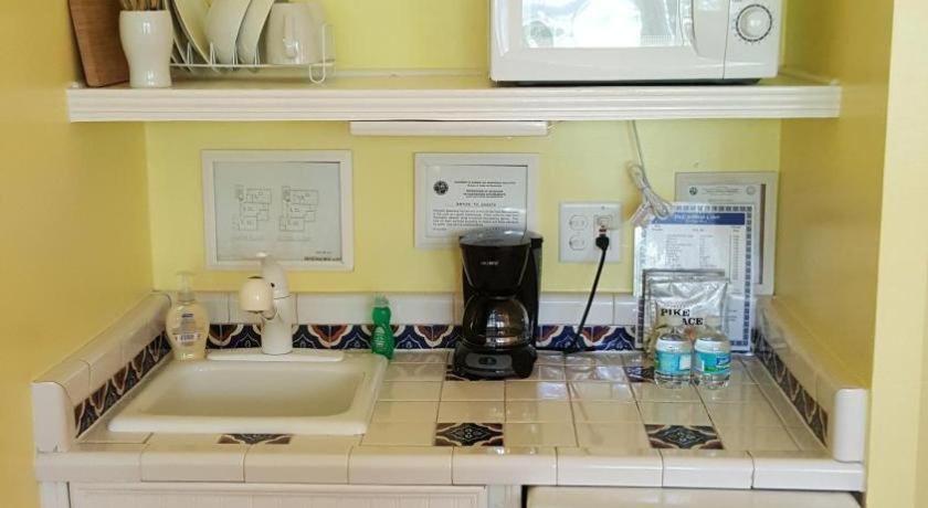 The Caribbean Court Boutique Hotel Vero Beach Bagian luar foto