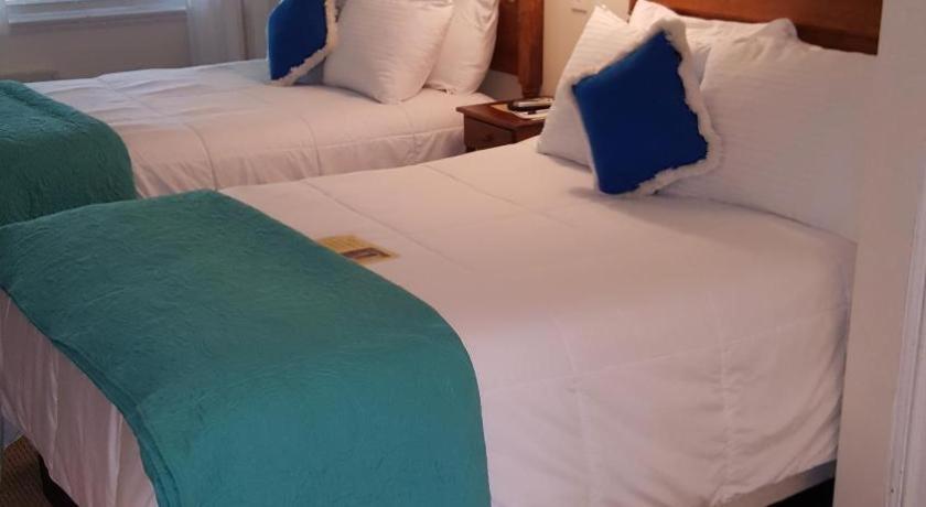 The Caribbean Court Boutique Hotel Vero Beach Bagian luar foto
