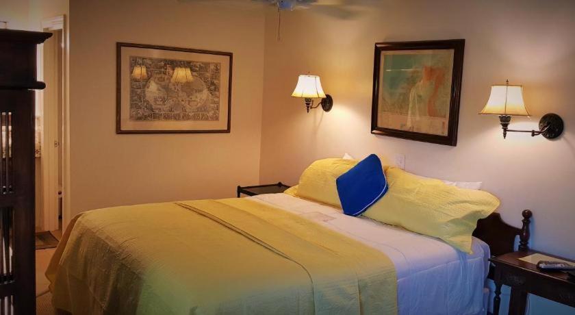 The Caribbean Court Boutique Hotel Vero Beach Bagian luar foto
