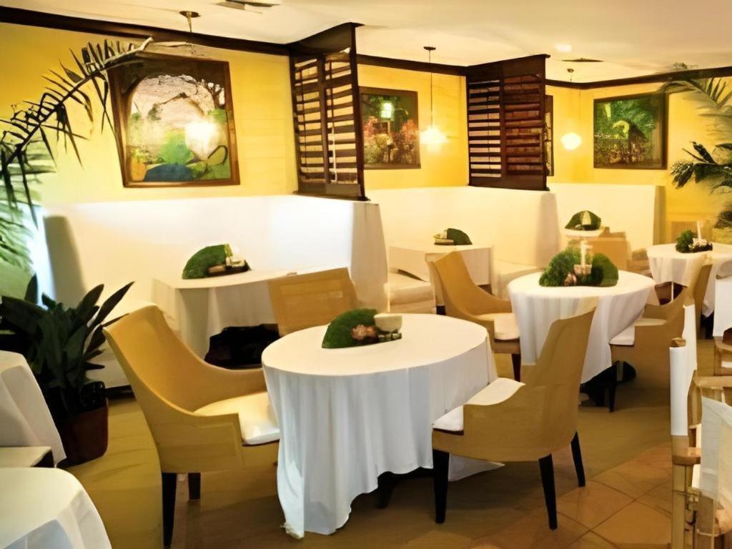 The Caribbean Court Boutique Hotel Vero Beach Bagian luar foto